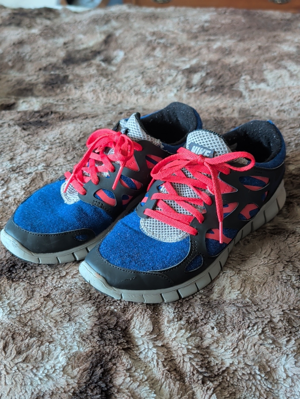 NIKE Women's Free Run 2 - Athletic Running Shoes